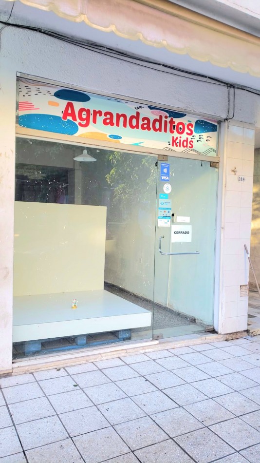 Dos Locales Comerciales Vidriados en Venta - Buenos Aires al 200 - Ideal Inversor