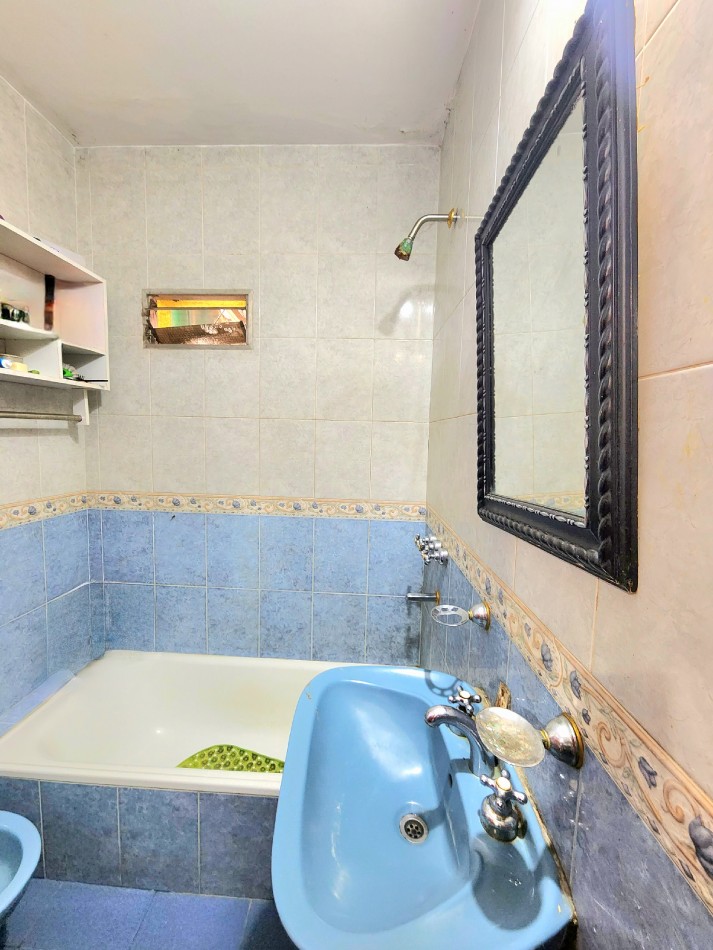 Lamadrid esq. Juan B. Teran- 2 Casas+ Depto.+ Local Comercial