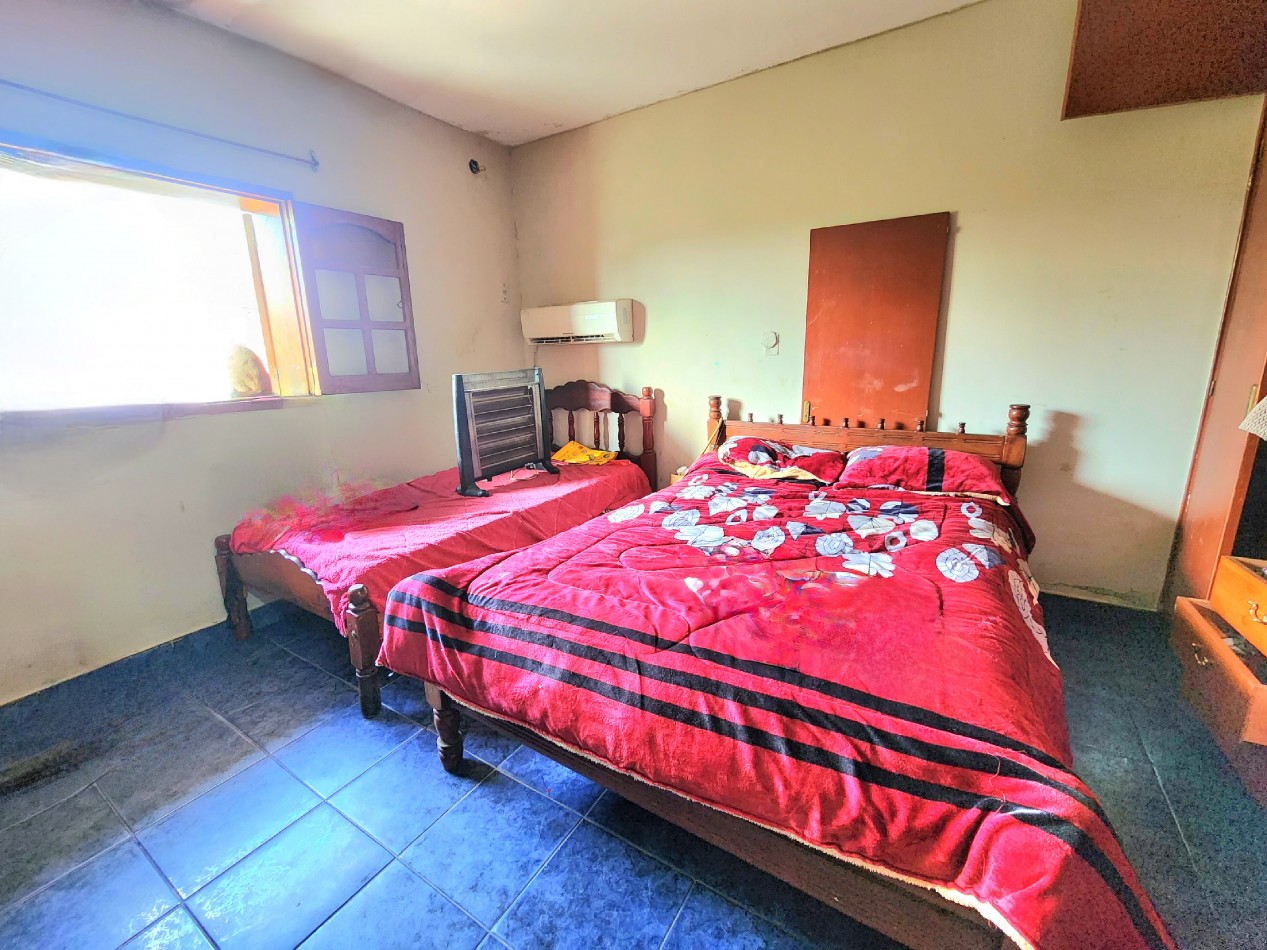 Lamadrid esq. Juan B. Teran- 2 Casas+ Depto.+ Local Comercial