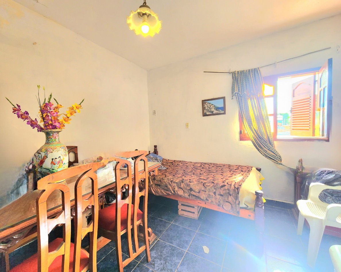 Lamadrid esq. Juan B. Teran- 2 Casas+ Depto.+ Local Comercial