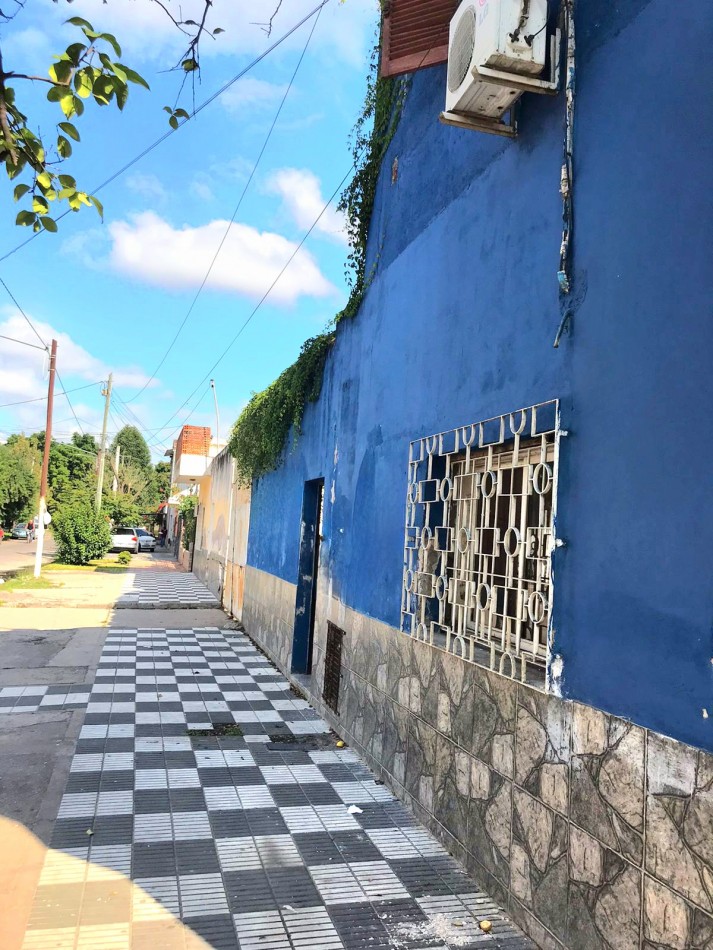 Lamadrid esq. Juan B. Teran- 2 Casas+ Depto.+ Local Comercial