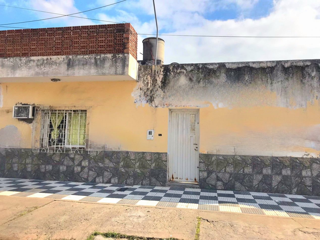 Lamadrid esq. Juan B. Teran- 2 Casas+ Depto.+ Local Comercial