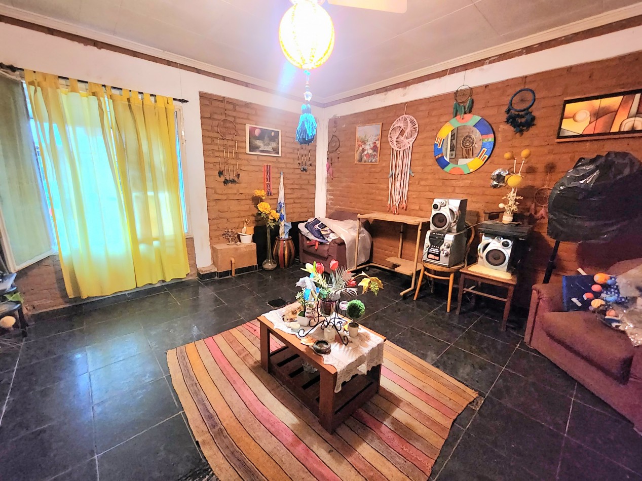 B° El Grafico 2 - Las Talitas- Casa de 3D+ Fondo + Cochera