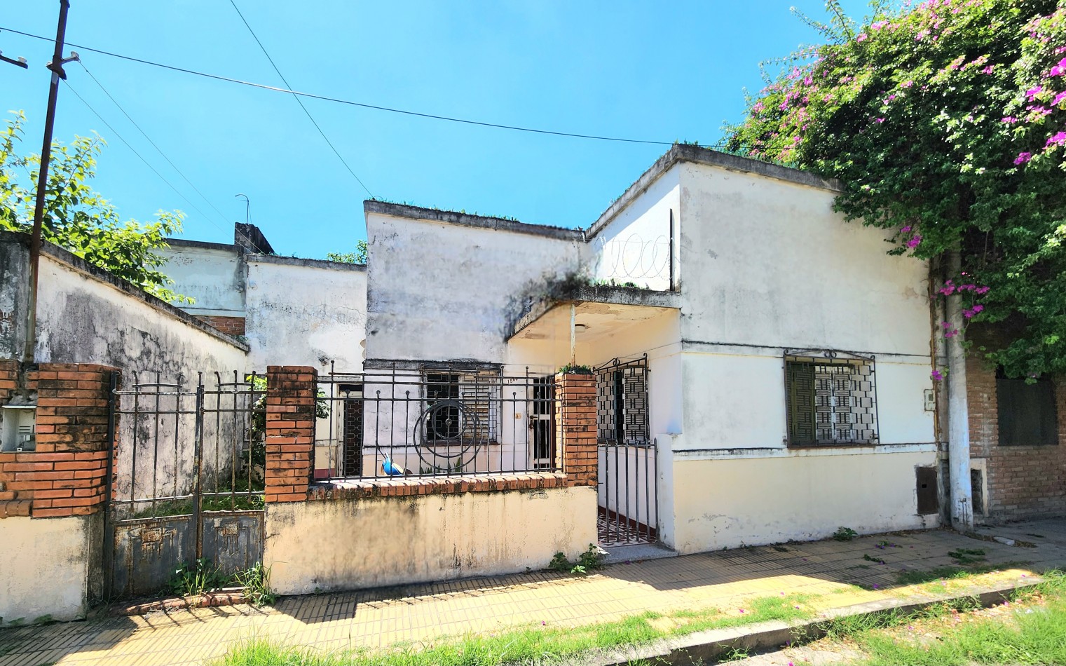 C/ Gdor. Gutierrez al 1500 (Villa 9 de Julio) - Casa de 2D + Depto. 2D c/ Fondo
