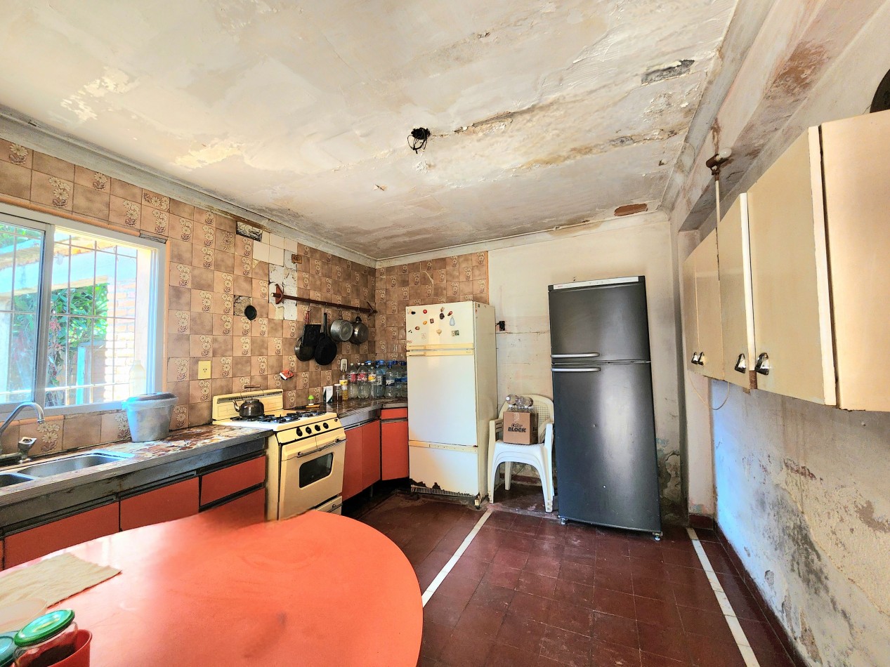 C/ Gdor. Gutierrez al 1500 (Villa 9 de Julio) - Casa de 2D + Depto. 2D c/ Fondo
