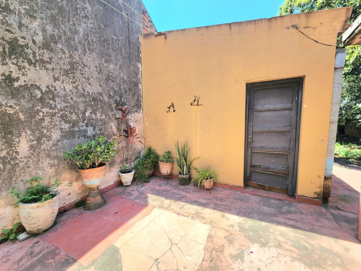 C/ Gdor. Gutierrez al 1500 (Villa 9 de Julio) - Casa de 2D + Depto. 2D c/ Fondo
