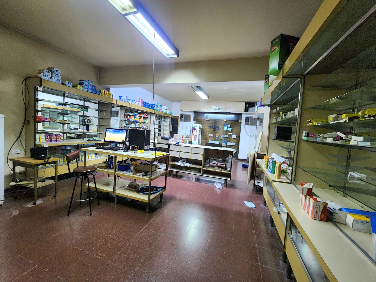 San Martin al 100 - Dos locales Comerciales + Casa de 5 dormitorios 