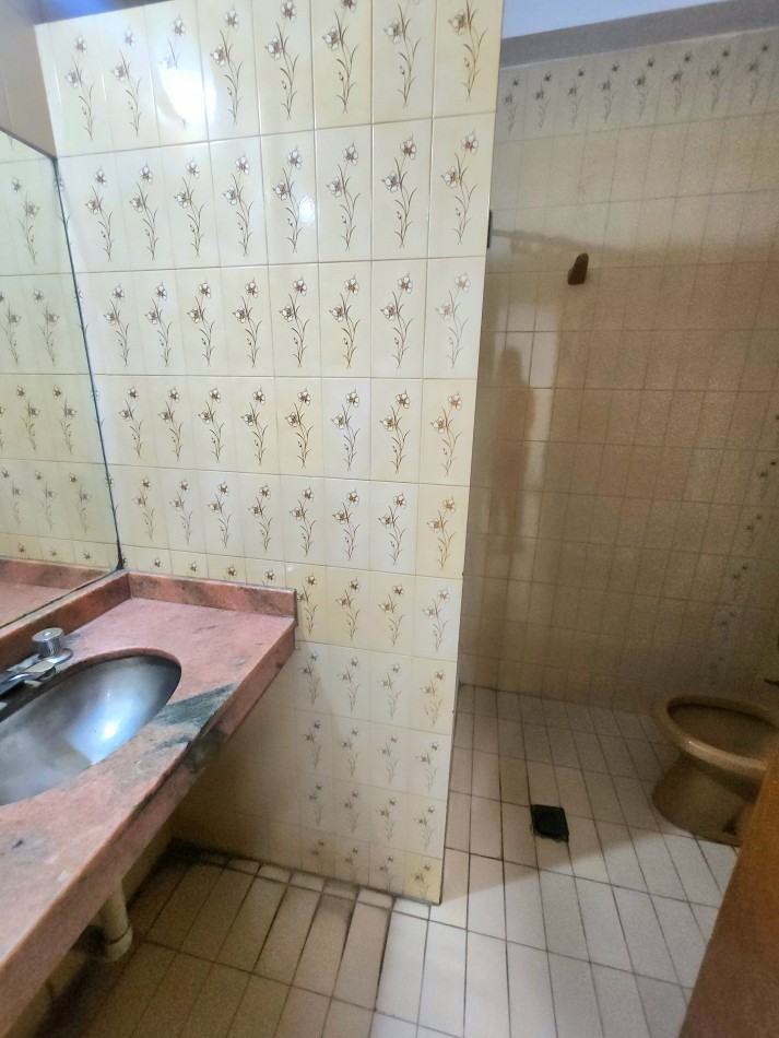C/ Alberdi 50- Centro Medico en Funcionamiento con 15 consultorios. Se vende propiedad + Fondo de Comercio