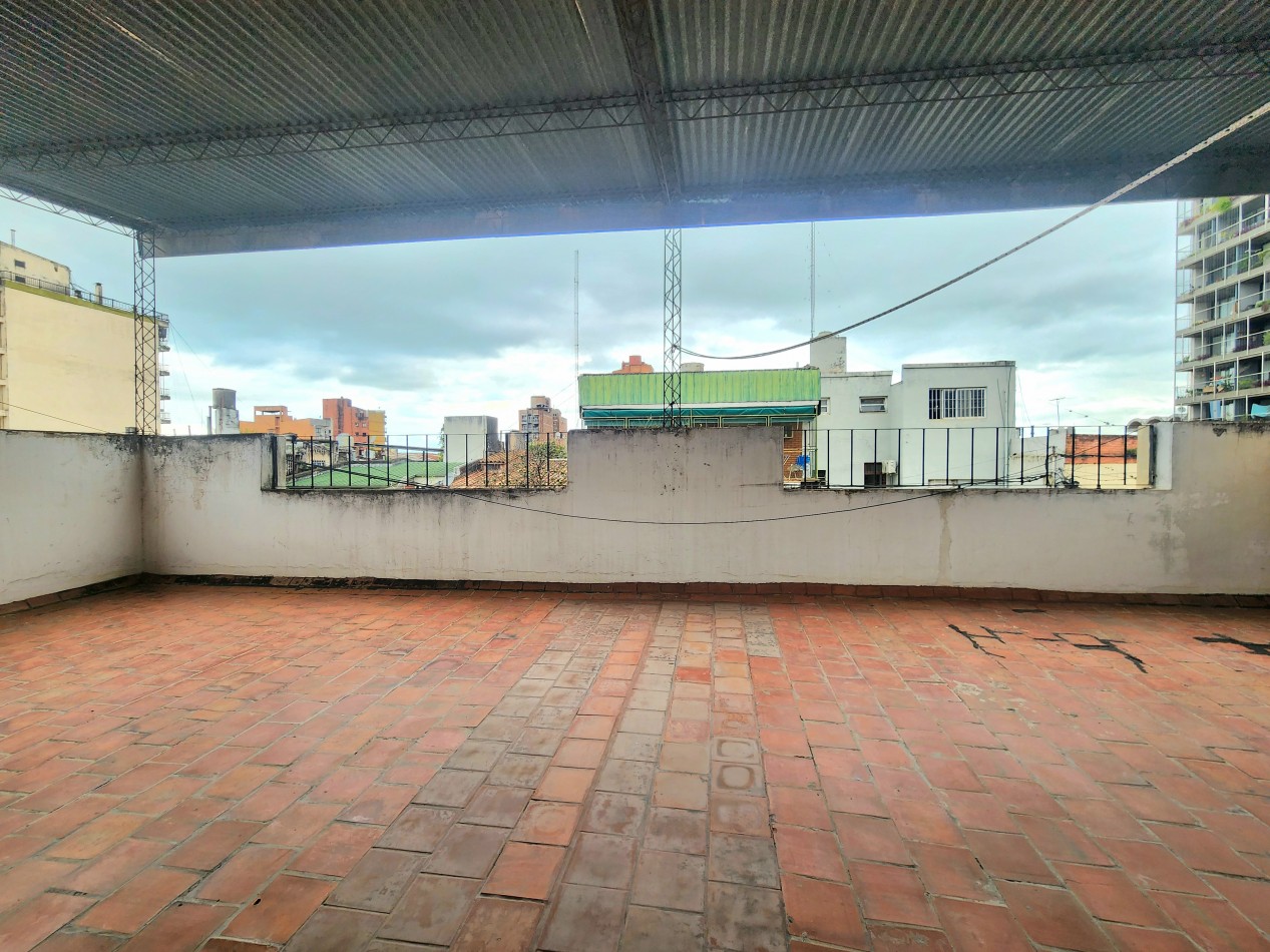 Entre Rios al 300- Dos Locales + Casa de 3D c/ Cochera 
