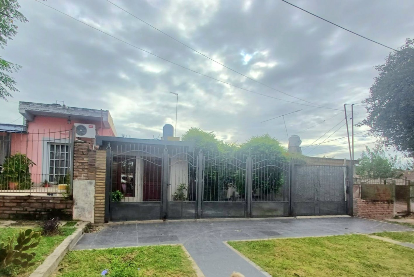 Termas de Rio Hondo- c/ Leopoldo Lugones al 1800 Casa de 3D c/ Cochera y Patio 