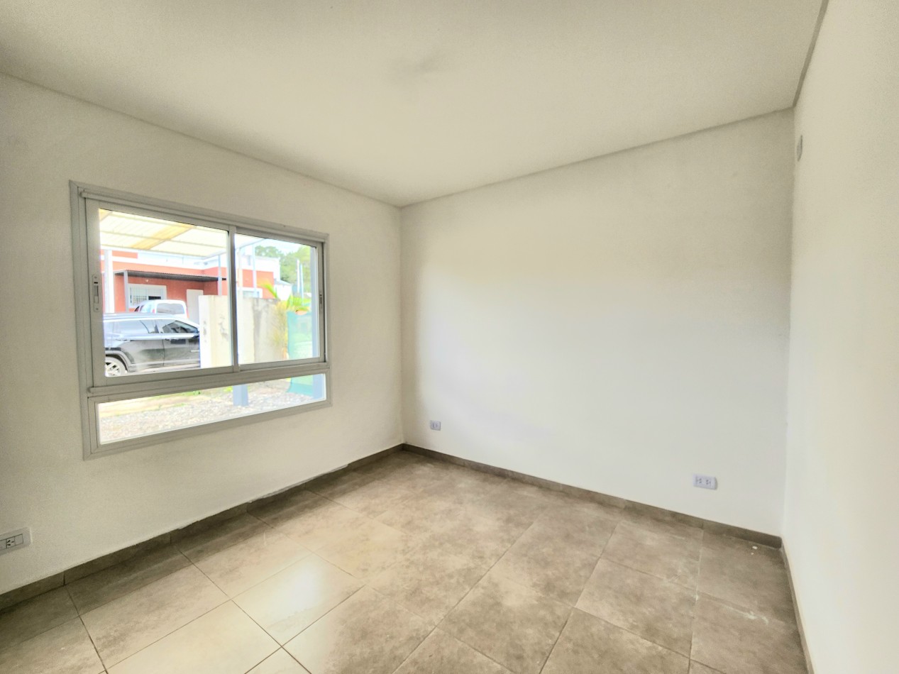 LOS NOGALES PLAZA B° PRIVADO CASA DE 3D + COCHERA + FONDO- APTA CREDITO HIPOTECARIO!!!