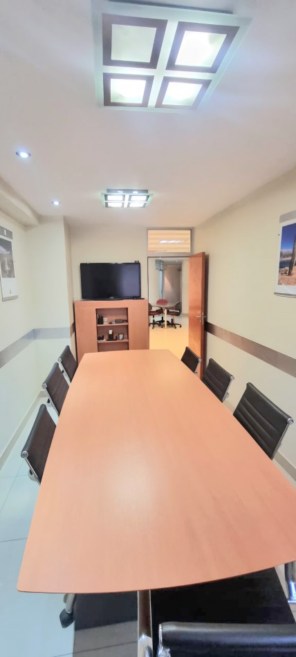 Oficina en La City - Maipu 50 - c/ Privado y Sala de Reuniones