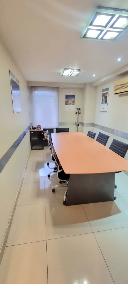 Oficina en La City - Maipu 50 - c/ Privado y Sala de Reuniones