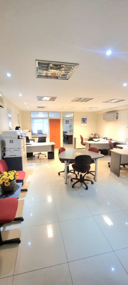 Oficina en La City - Maipu 50 - c/ Privado y Sala de Reuniones