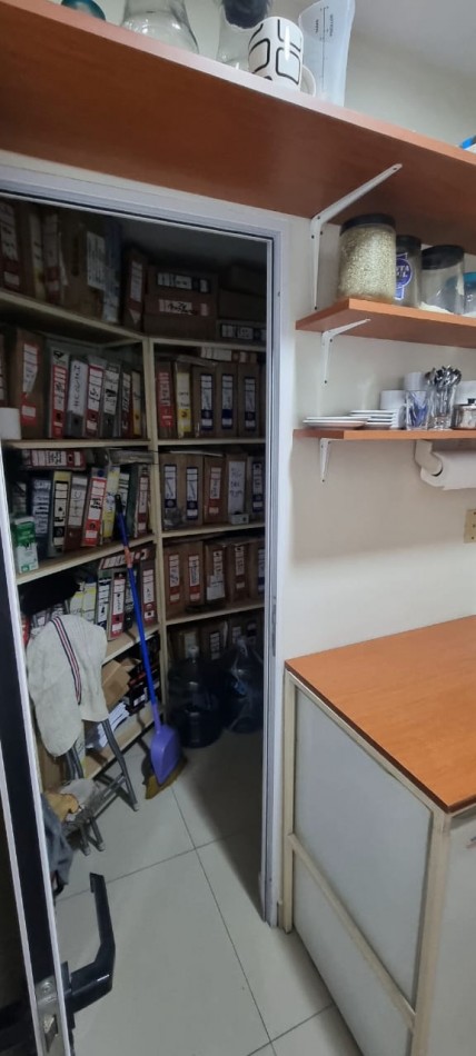 Oficina en La City - Maipu 50 - c/ Privado y Sala de Reuniones