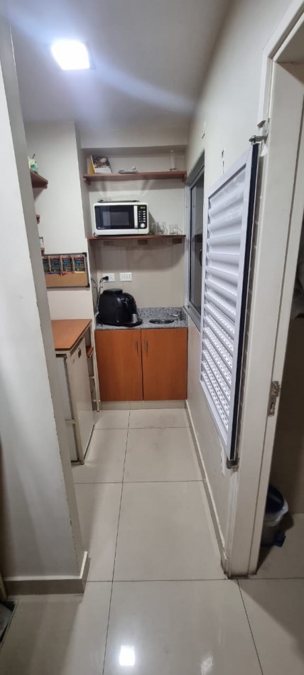 Oficina en La City - Maipu 50 - c/ Privado y Sala de Reuniones