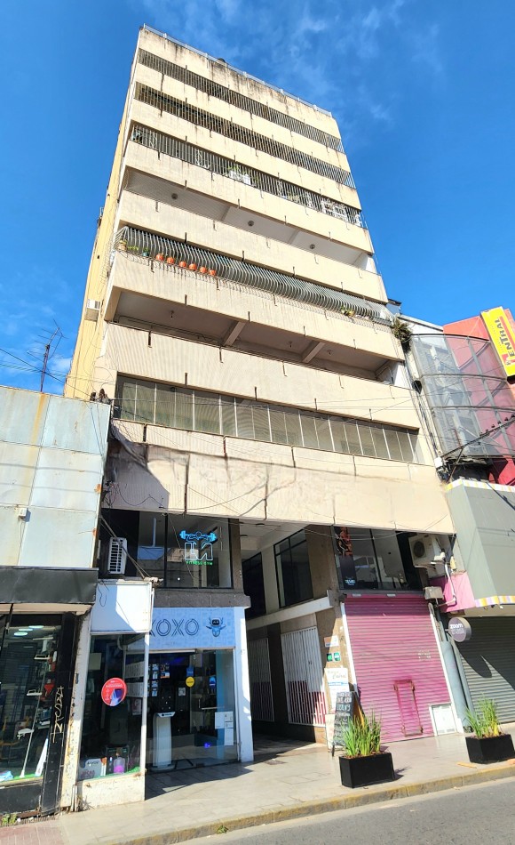 Maipu  167 - Depto. De 4D + Dep. Servicio + Balcon al Frente