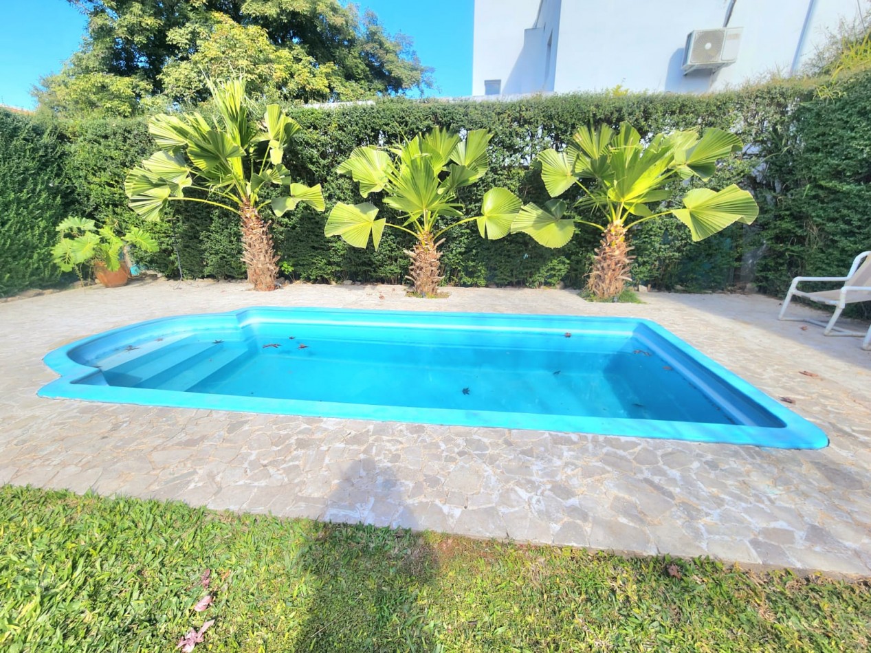 B° Privado la Cañadita- Casa Esquina de 4D + Cochera+ Fondo c/ Pileta - APTA CREDITO HIPOTECARIO!!