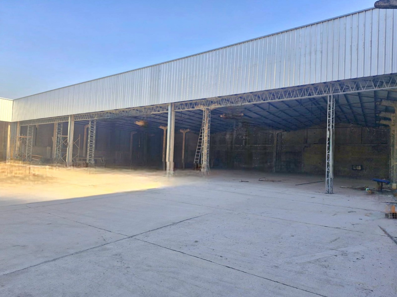 Alquiler! Galpon a estrenar de 2000 m2 + 1000 m2 Playa de Estacionamiento- Lavalle y Ernesto Padilla