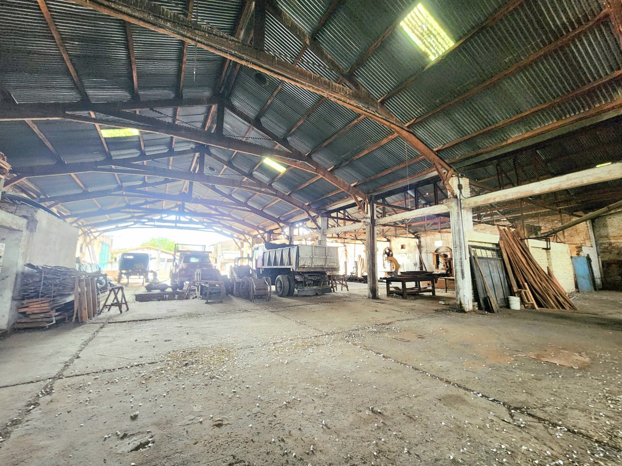 San Juan y Sargento Cabral - 3500 m2 de Terreno - con 1800 m2 de Galpones