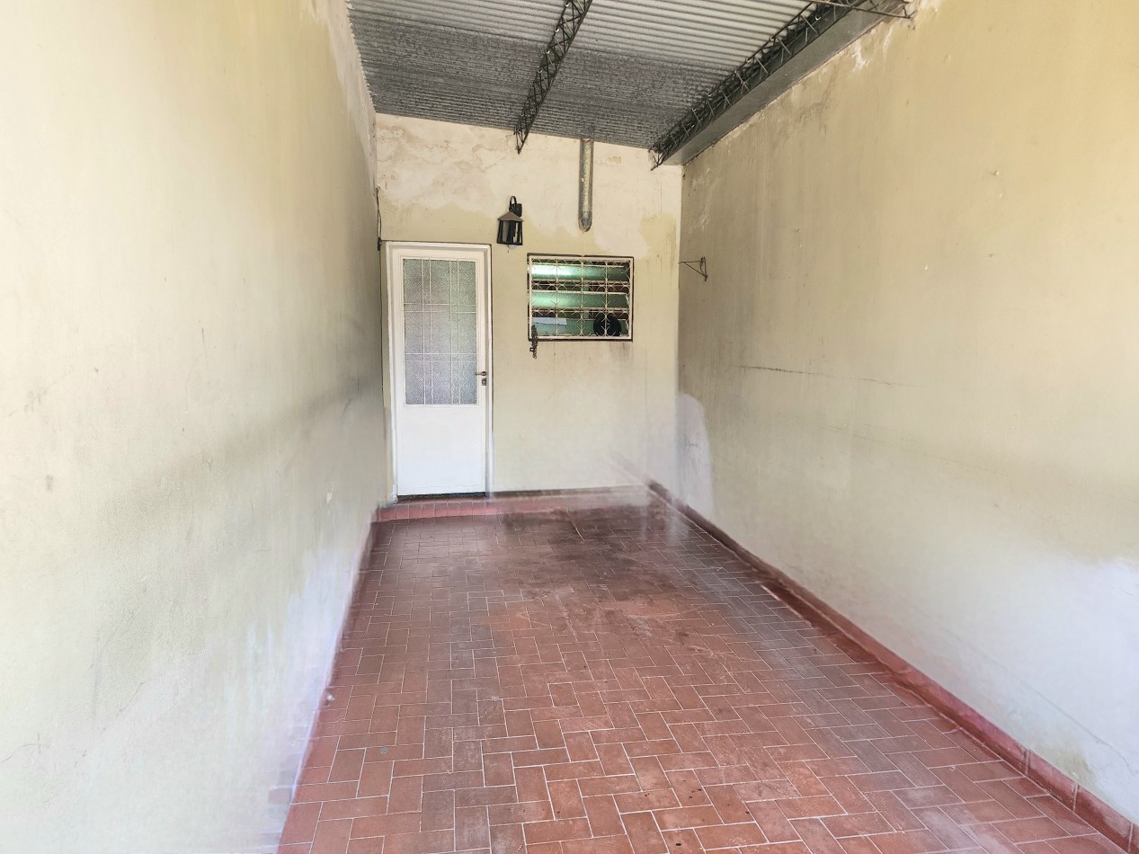 B° Floresta c/ Lincoln al 600 - Casa de 4D + Local+ Fondo + Cochera 