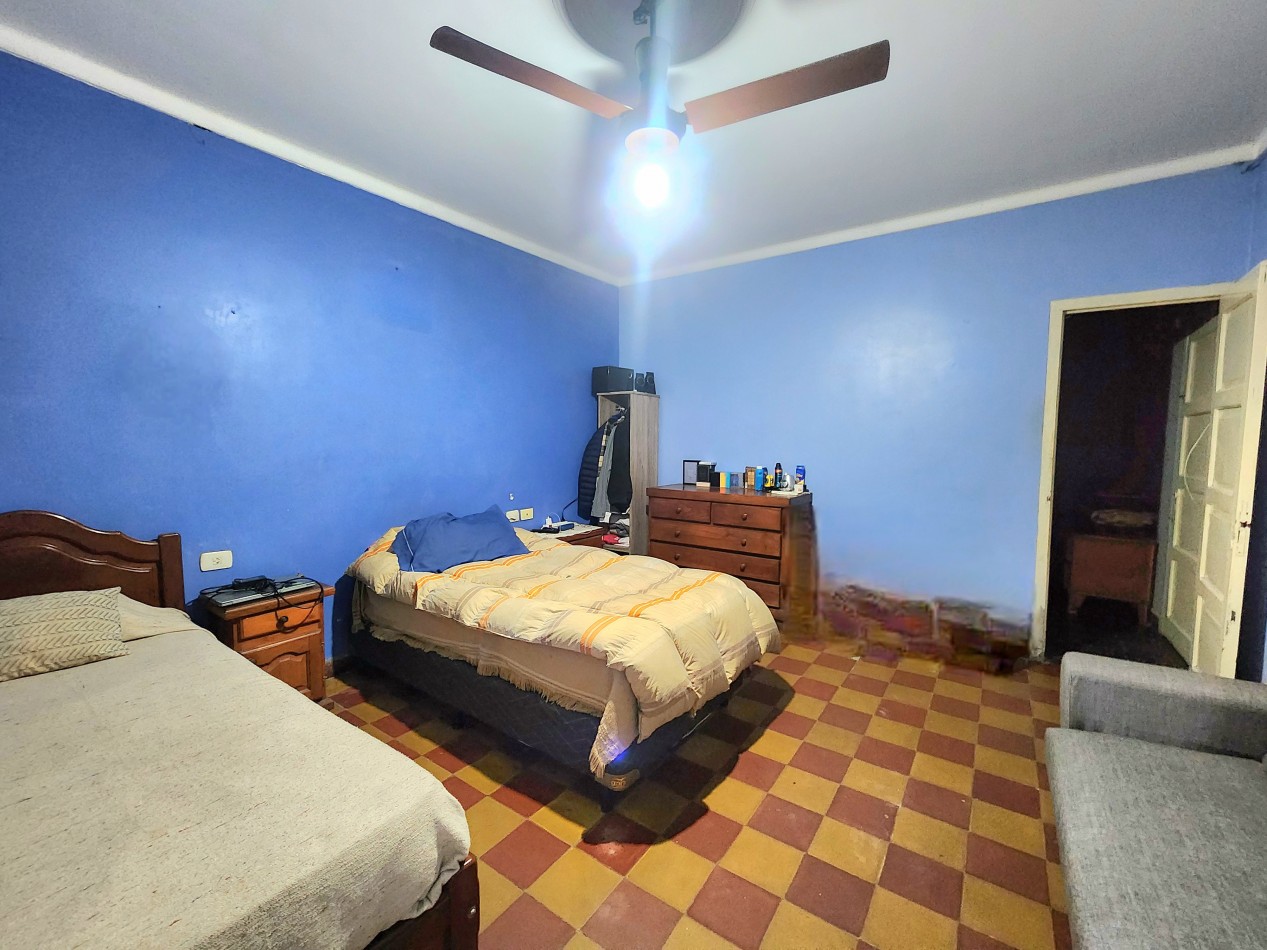 B° Floresta c/ Lincoln al 600 - Casa de 4D + Local+ Fondo + Cochera 