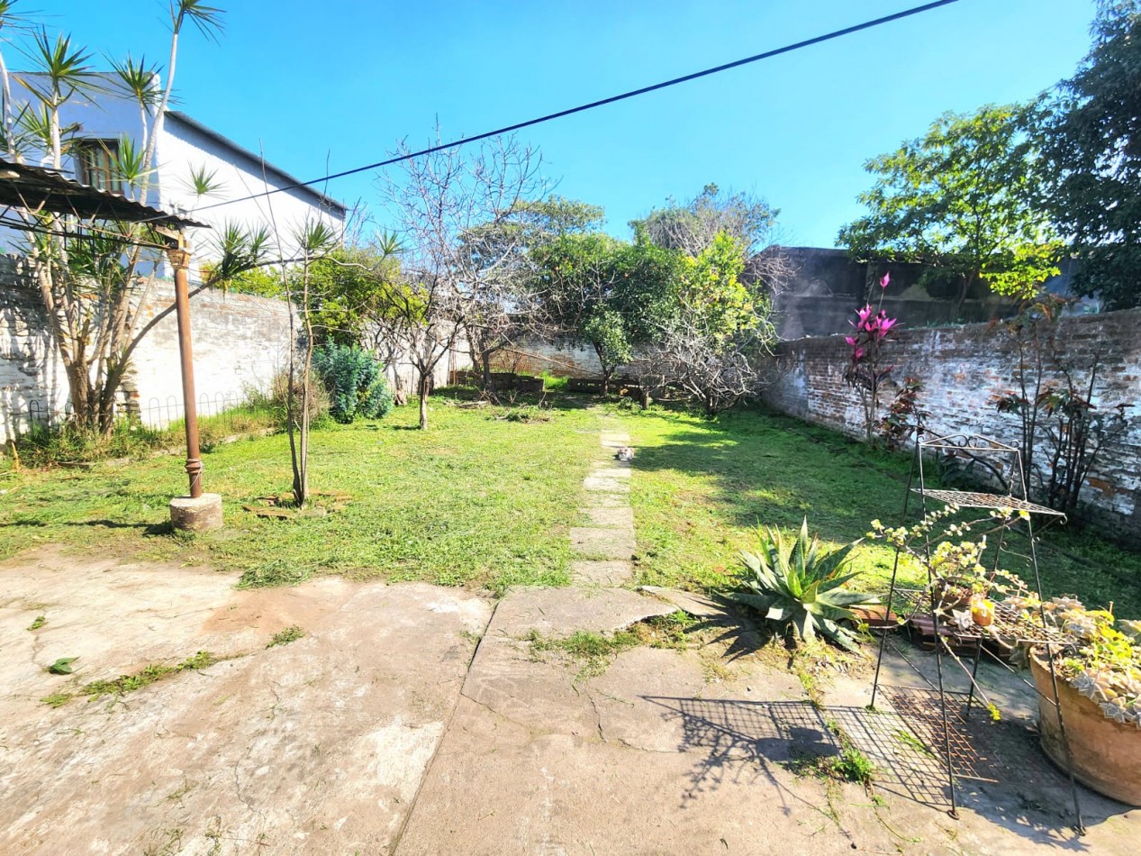 B° Floresta c/ Lincoln al 600 - Casa de 4D + Local+ Fondo + Cochera 