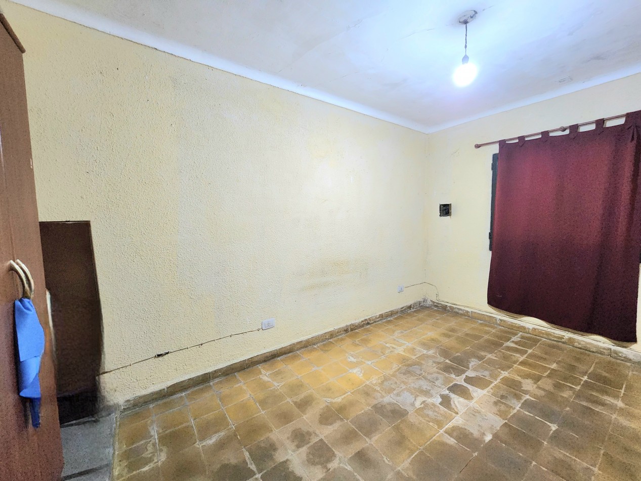 B° San Martin - Casa de 3 Dormitorios + Fondo+ Cochera 