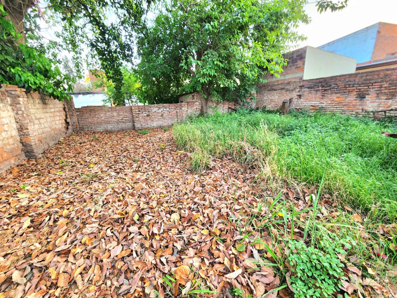 B° San Martin - Casa de 3 Dormitorios + Fondo+ Cochera 