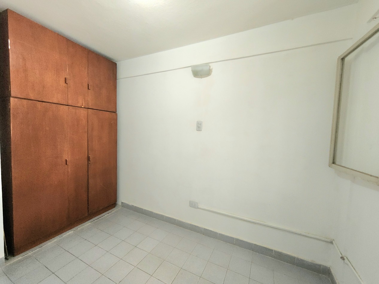 Av. San Ramon al 800 - Depto. Planta Baja de 3D con cochera y Jardin -  B° Señalero