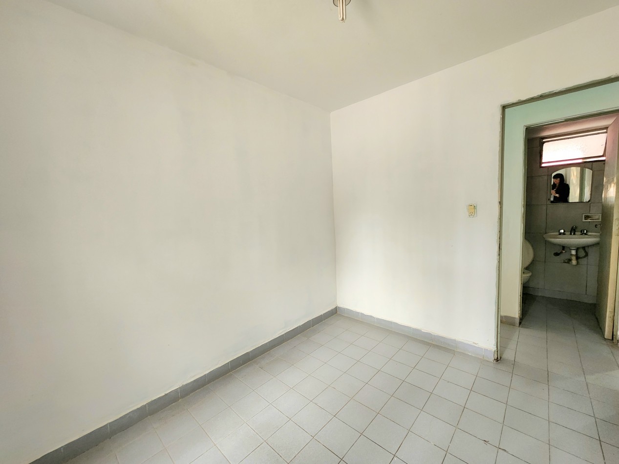 Av. San Ramon al 800 - Depto. Planta Baja de 3D con cochera y Jardin -  B° Señalero