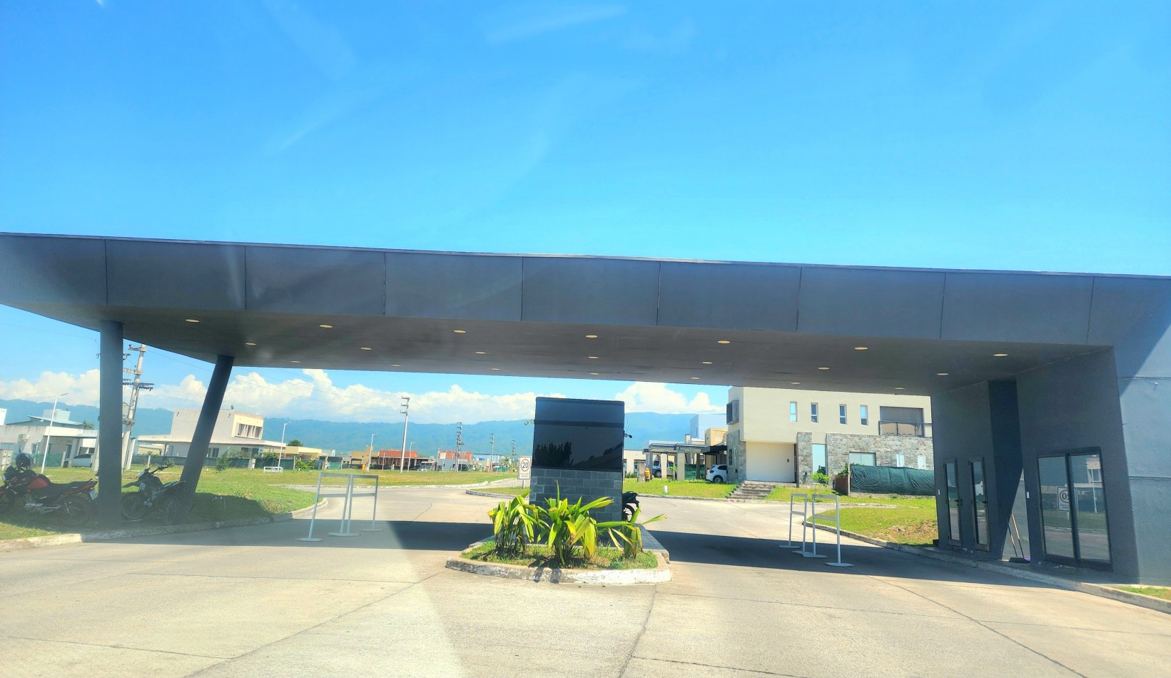 B° Las Quintas 2 - Terreno de 406 m2 Manzana U Cercano a porteria 