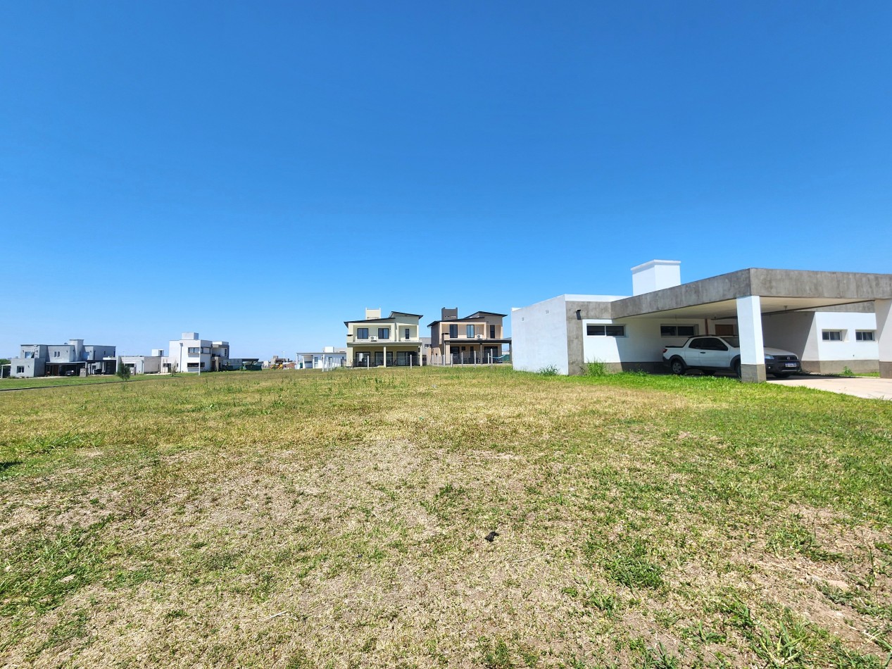 B° Las Quintas 2 - Terreno de 406 m2 Manzana U Cercano a porteria 