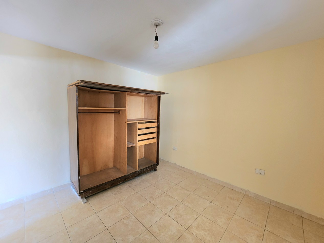 Uruguay al 1500 (Zona Plazoleta)- Casa Esquina 2D + Depto. 2D c/ Entrada Independiente 