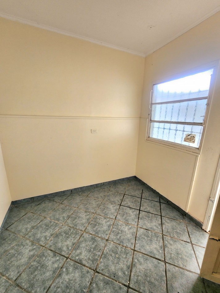 APTO CREDITO!! DUPLEX de 4D + Cochera + Patio c/ Sarmiento al 1900 (Zona Solano Vera)