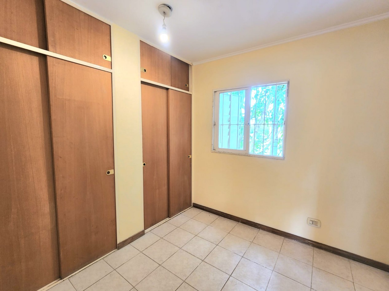 APTO CREDITO!! DUPLEX de 4D + Cochera + Patio c/ Sarmiento al 1900 (Zona Solano Vera)