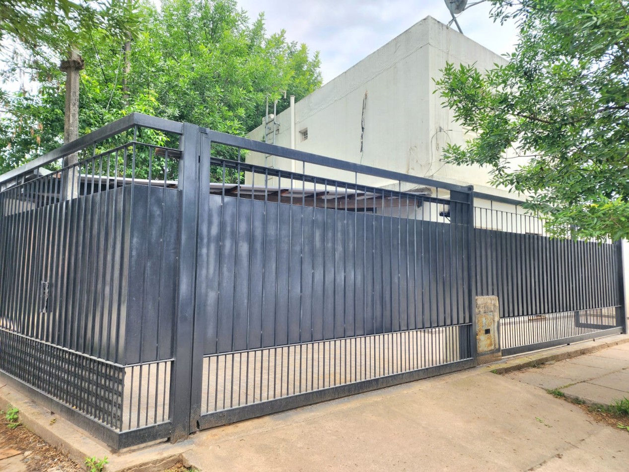 APTO CREDITO!! DUPLEX de 4D + Cochera + Patio c/ Sarmiento al 1900 (Zona Solano Vera)