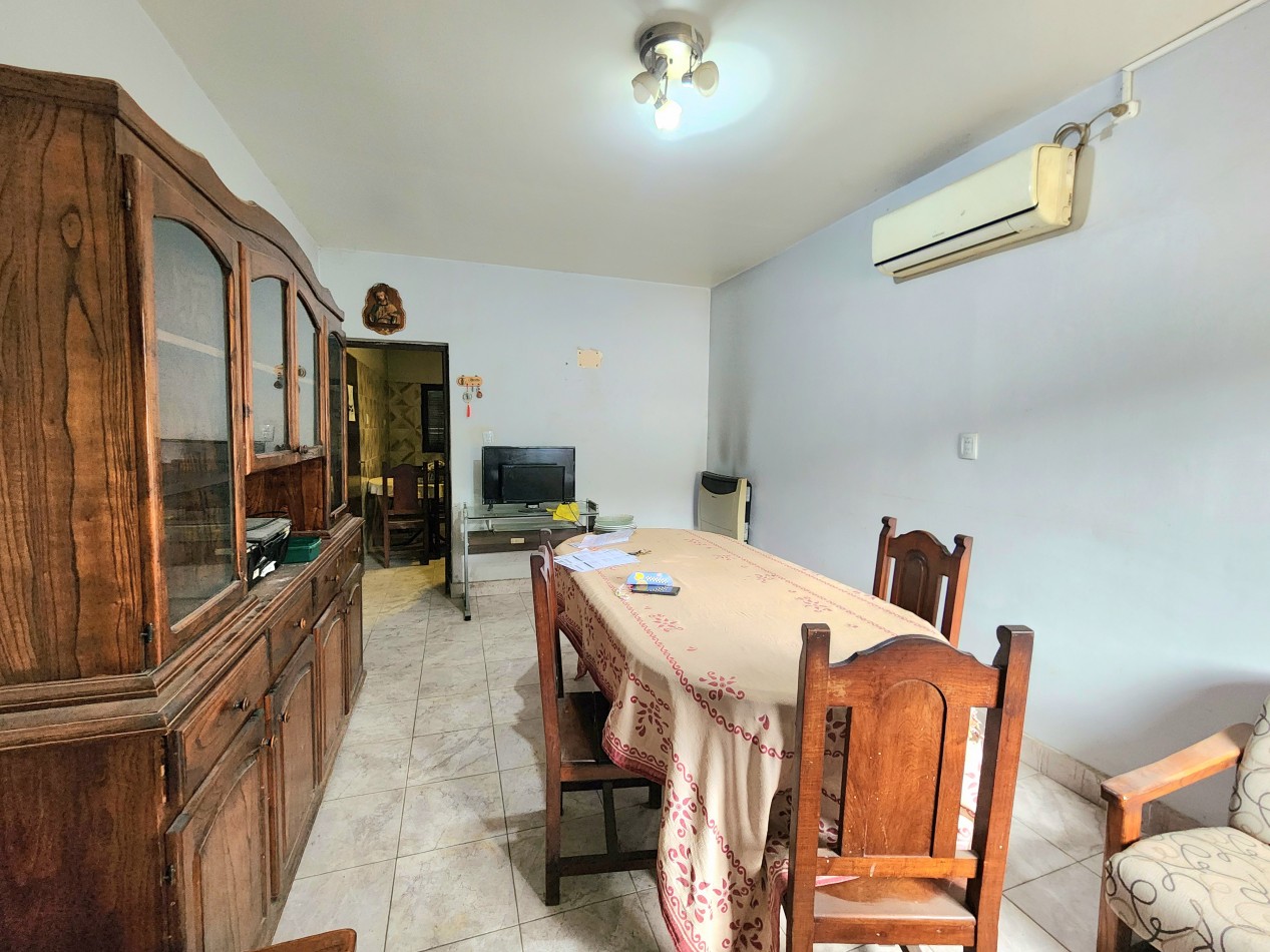 Bolivia al 2900 - CASA DE 4D + COCHERA + FONDO