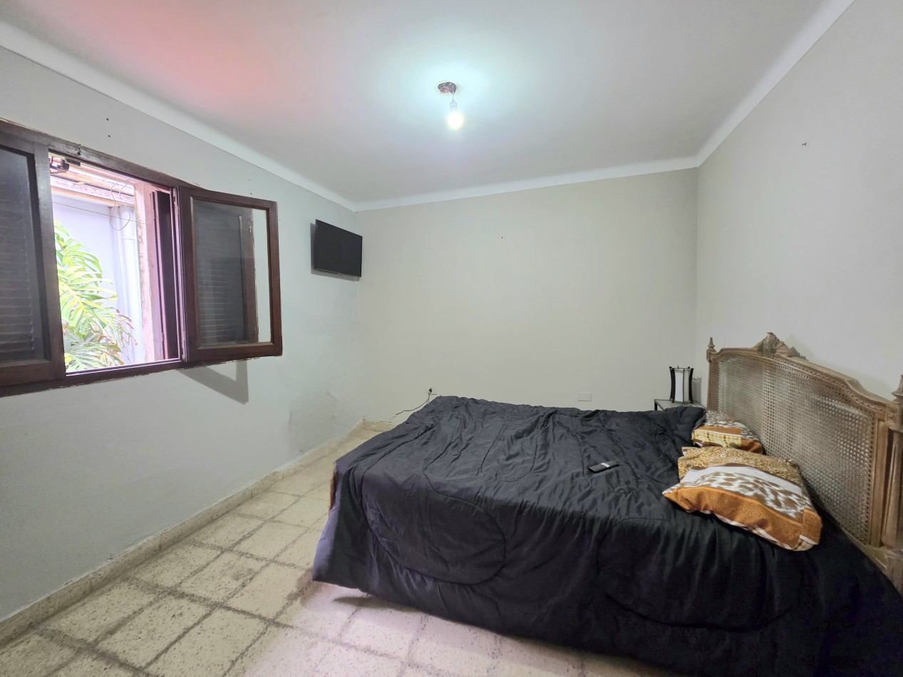 Laprida 480 -PH en Planta Baja con 5 dormitorios, 5 Baños y Dos Patios