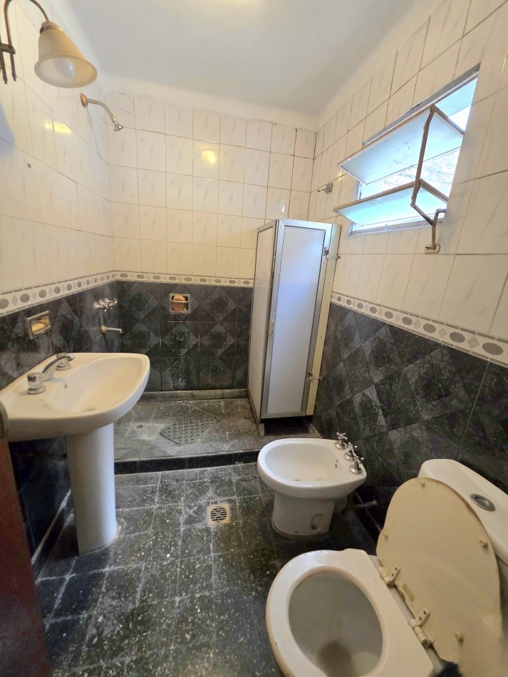 Laprida 480 -PH en Planta Baja con 5 dormitorios, 5 Baños y Dos Patios