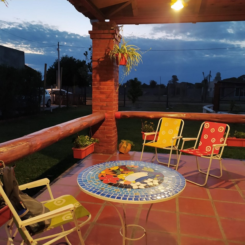 Los Villagra - Casa Simil Tronco de 2D + Quincho + Galeria 