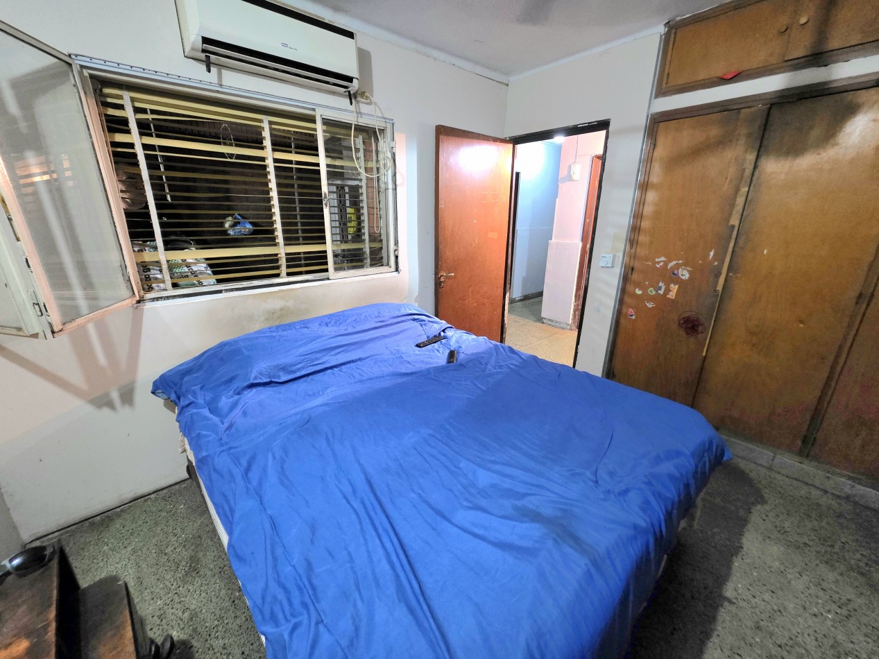 B° El Bosque - Marcos Paz al 2000- Casa de 3D + Depto. A reformar + Fdo. C/ Pileta 