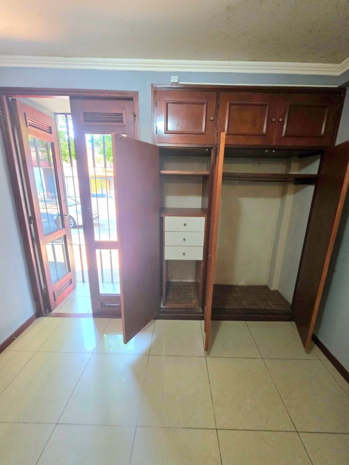 C/ España 948 - Monoambiente en Planta Baja con Balcon a la calle