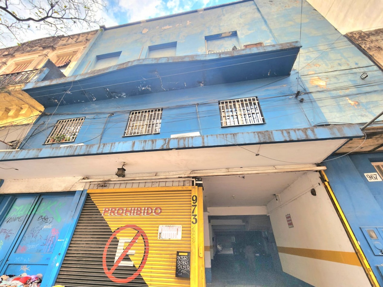 c/ San Martin 973 - Guarderia P/ 20 autos + Dos plantas con 19 Habitaciones. Ideal Inversor!!!