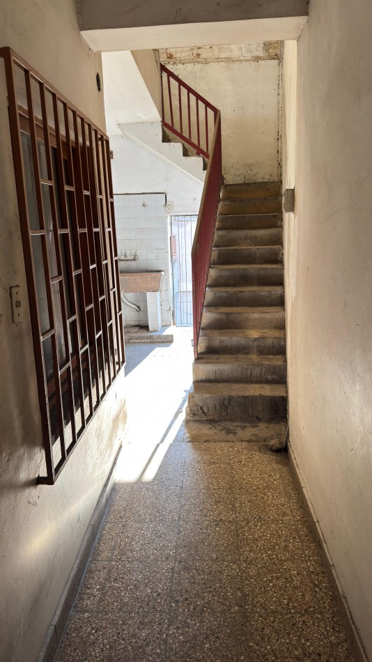 Aguilares - c/ Alberdi 1650.  Departamento XXL de 4D c/ Balcon y Terraza Cubierta