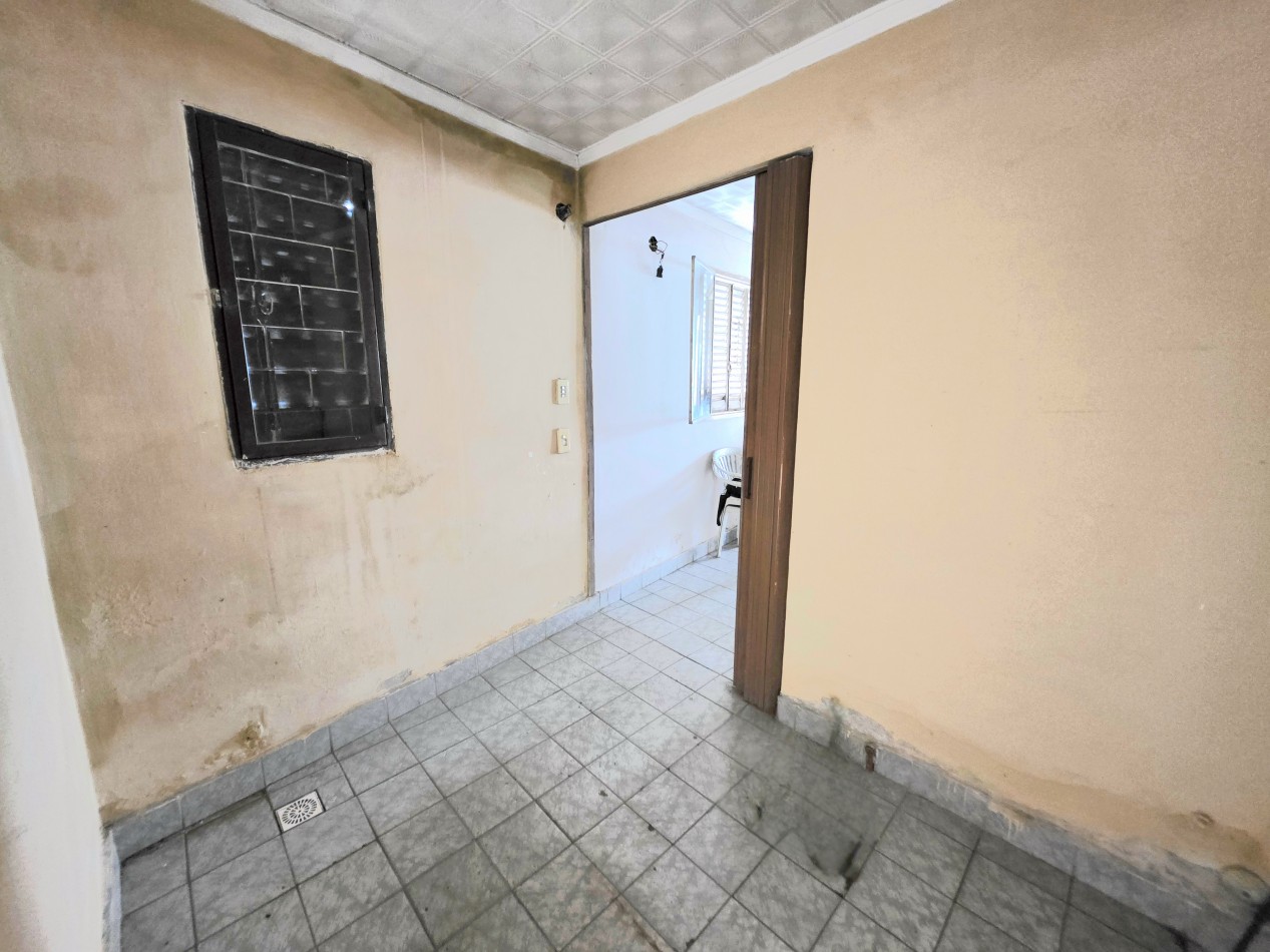 B° Lapacho Sur - Chabacubo al 4100 - Casa Esquina de 3D + Local c/ Fondo y Cochera