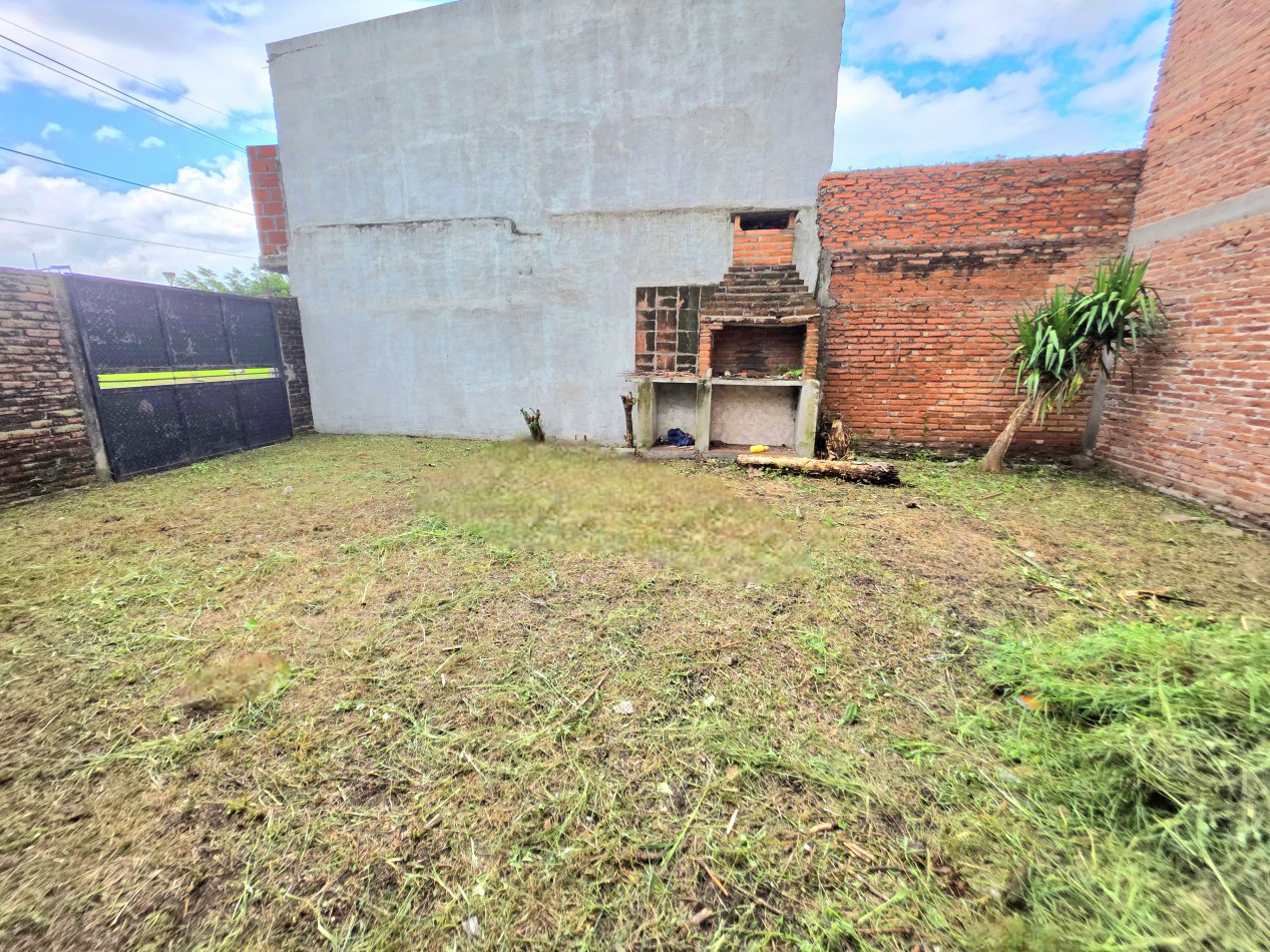 B° Lapacho Sur - Chabacubo al 4100 - Casa Esquina de 3D + Local c/ Fondo y Cochera