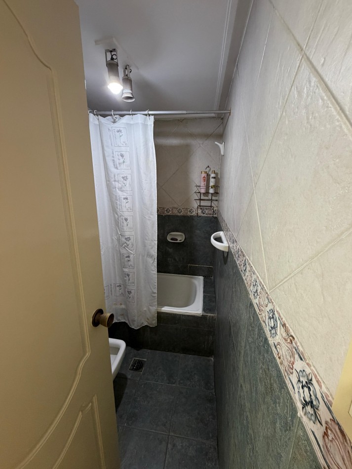 APTO CREDITO!! C/ Las Heras 128 - DEPTO. 2D + DEP. C/ BALCON + COCHERA