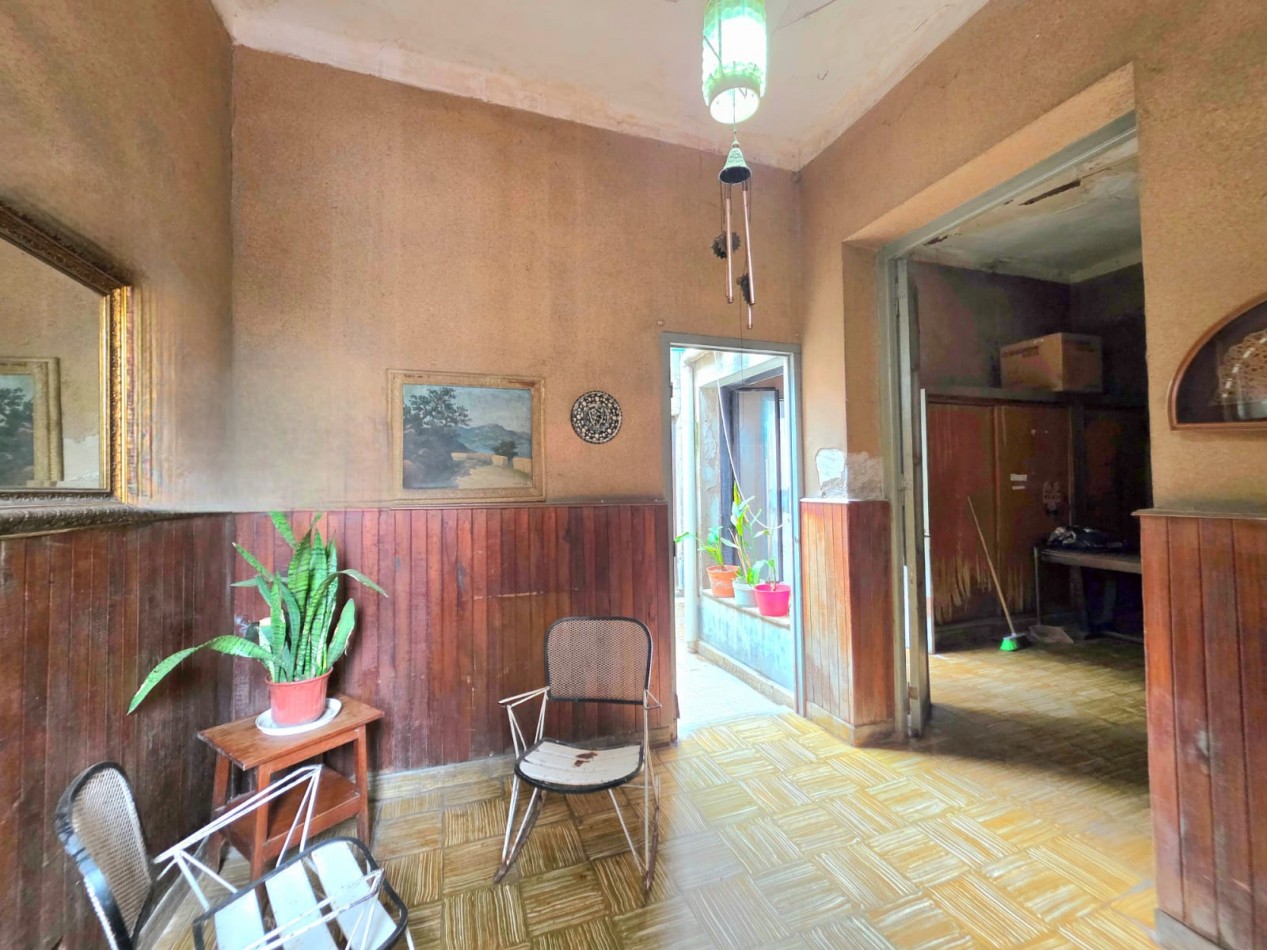 Pje. Rio de Janeiro ( Alt. Av. Avellaneda 100) Casa de 3D + Fondo amplio Reciclar/ Demoler