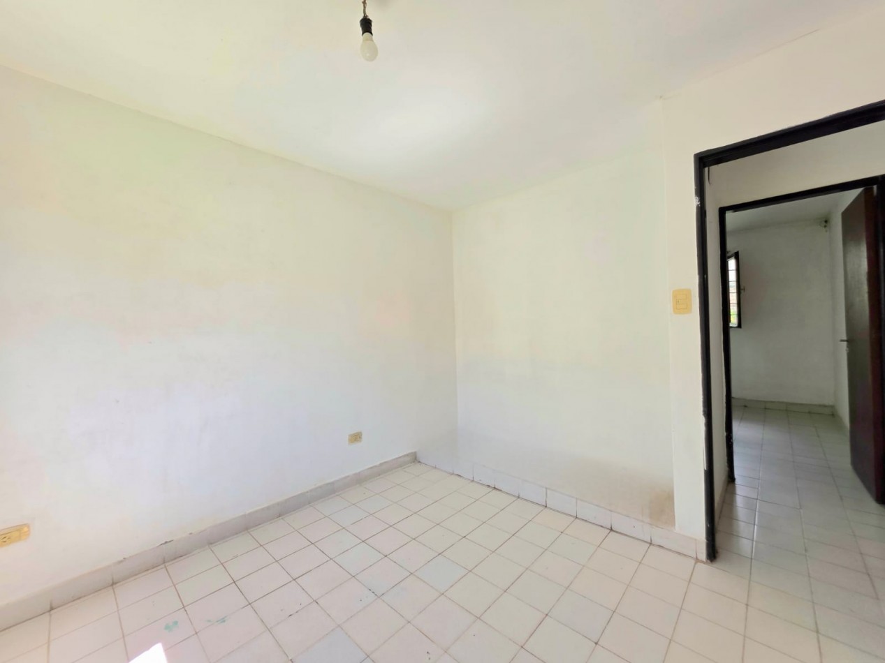 B° Los Psicologos Villa Carmela- Casa de 2D + Fondo + Cochera